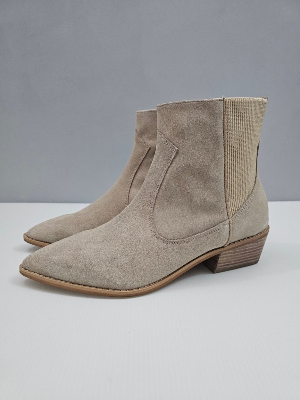 Donald Pliner Gazzi Western Ankle Boot Womens 9 Sand Suede Cowboy Block Heel NEW